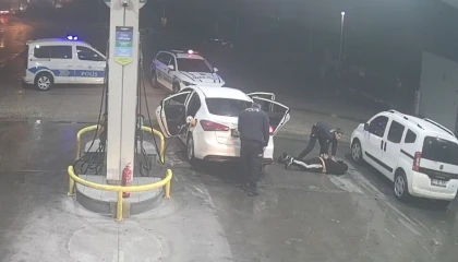 Mersindeki yaklaşık 900 bin dolarlık gasp zanlıları Adanada yakalandı