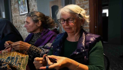 Muratpaşa Çifte Kuyular Yaşlı Evinden minikleri ısıtan proje