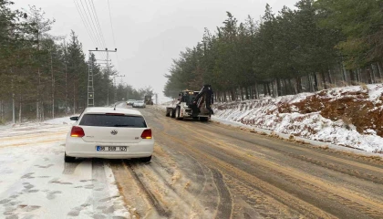 Osmaniyede kar etkisini artırdı, 2 ilçede eğitime ara verildi