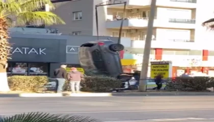 Otomobilin takla atıp ters döndüğü anlar kameraya yansıdı