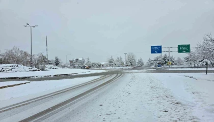 Pozantıda kar yağışı etkili oldu