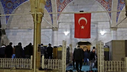 Regaip Kandilinde Antalyada camiler doldu taştı