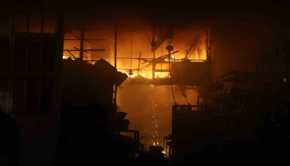 Sanayi Sitesinde çıkan yangında 9 iş yeri zarar gördü