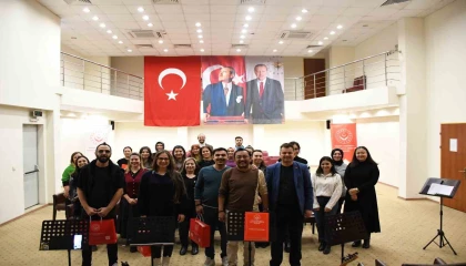 Şehit yakınları ve gaziler için Ay Yıldız korosu kuruldu