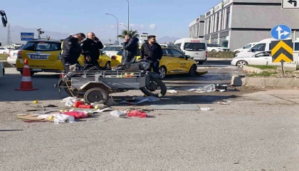 Taksi ile sepetli motosiklet çarpıştı: 2 yaralı