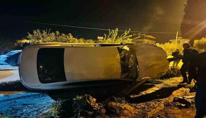 Tofaş ile çarpışan otomobil takla attı