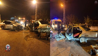 TOFAŞın hurdaya döndüğü kazada 2 kişi yaralandı