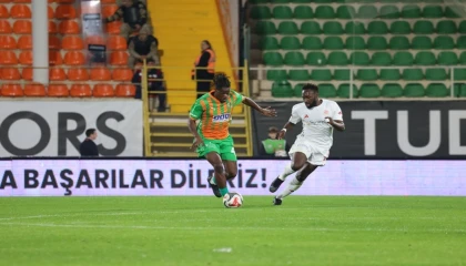 Trendyol Süper Lig: Alanyaspor: 0 - Antalyaspor: 0 (İlk yarı)
