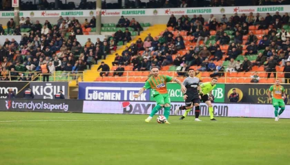 Trendyol Süper Lig: Corendon Alanyaspor: 2 - Fatih Karagümrük: 0 (Maç sonucu)