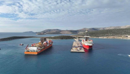 Türkiyenin 6ıncı sondaj gemisi Taşucu Limanına yanaştı