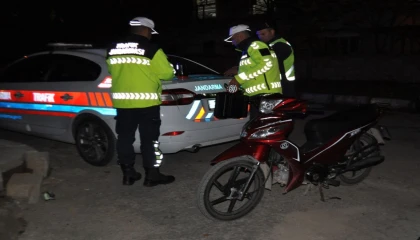 Yalvaçta 456 kişi ve 206 araç denetlendi, 4 araç trafikten men edildi