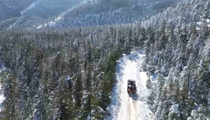 Adana Fekede kar 1 metreyi aştı, çocuklar kızakla tatilin tadını çıkardı