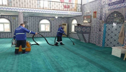 Akdenizde İbadethaneler periyodik olarak temizleniyor