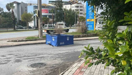 Alanyada ölümle sonuçlanan trafik kazası güvenlik kamerasına yansıdı
