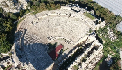 Alüvyonlarla örtülü Anadolunun Pompeisi Myrada kazılar özel mülkiyet sınırlarında ilerliyor