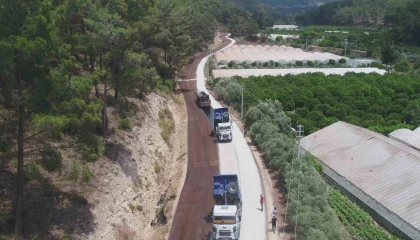 Antalya Büyükşehirden kırsal mahalle yollarına 759 milyar 505 milyon TLlik yatırım