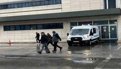 Antalyada evinde silahla vurulmuş halde ölü bulunan kişinin cenazesi teslim alındı