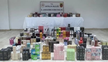 Antalyada jandarmadan kaçak parfüm operasyonu