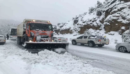 Antalyada kar yağışı başladı, Alacabel beyaza büründü