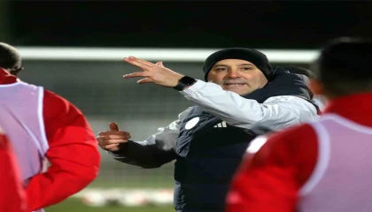 Antalyaspor, Sami Uğurlu yönetiminde ilk antrenmanına çıktı