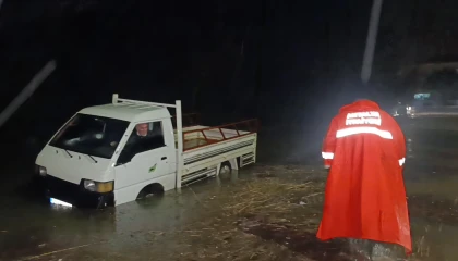 Araçta mahsur kalma ihbarına giden itfaiye teşekkür yerine sitemle karşılaştı