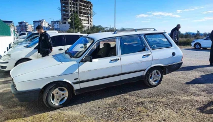 Aynı otomobil üç kez hırsızların hedefi oldu: Önce teybi sonra aküsü ardından komple çalındı