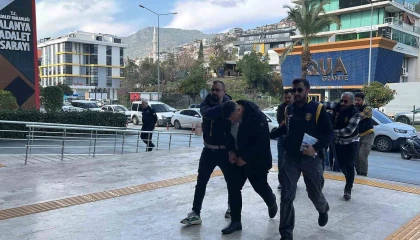 Bıçak ve zincirlerin kullanıldığı kavganın şüphelileri adliyeye sevk edildi