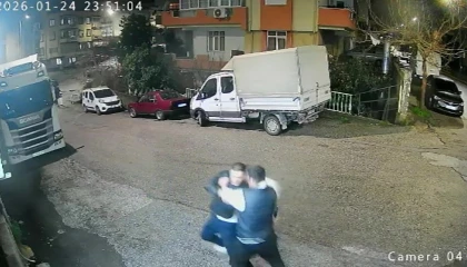 Birlikte alkol alırken tartıştığı arkadaşını ayrıldıktan sonra çağırıp bıçakla ağır yaraladı