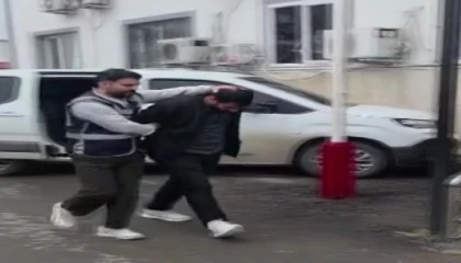 Boşanma aşamasındaki eşinin evine zarar veren koca adliyeye sevk edildi