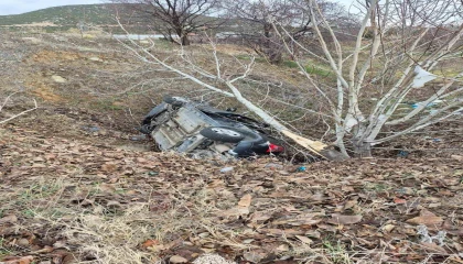 Burdurda otomobil şarampole devrildi: 4 yaralı