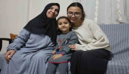 Depremde 3 evladını kaybeden acılı anne, çocuklarının kendine emaneti olan torunlarıyla hayata tutundu