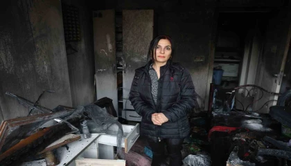 Depremde evi yıkılan ailenin yeni yuvası alev alev yandı