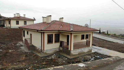 Depremzede vatandaş: Babamızın yapmadığını devletimiz yaptı