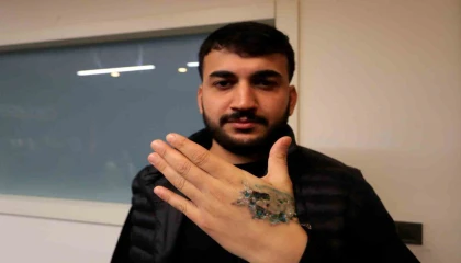 Dövme sildirmek isterken kabusu yaşadı, elindeki dokular öldü