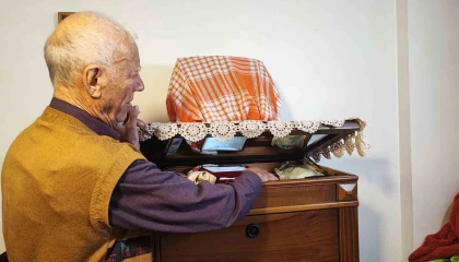 Engelli adamın eşi ölünce gizli bölmeye kaldırdığı 1 kilo altını çalındı iddiası