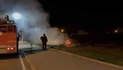Gazipaşada çalılık yangını itfaiye ekiplerince söndürüldü