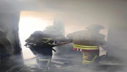 Hatayda alevlere teslim olan konteyner kullanılamaz hale geldi