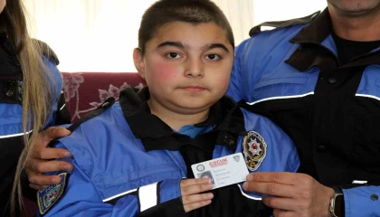 Hayaline kavuştu polis oldu