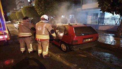 İskenderunda otomobil yangını