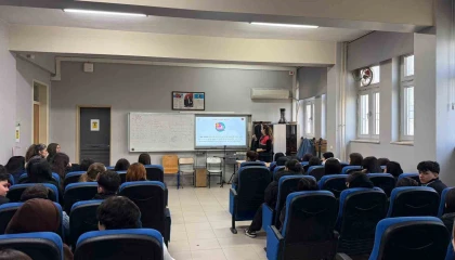 Jandarmadan lise öğrencilerine siber farkındalık eğitimi