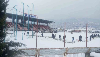 Kahramanmaraş İstiklalspor - 1461 Trabzon FK maçı kar sebebiyle ertelendi