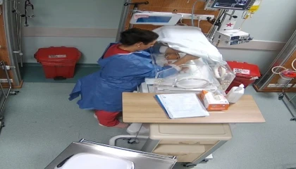 Kahramanmaraşta bebeği darbeden hemşire her yerde aranıyor