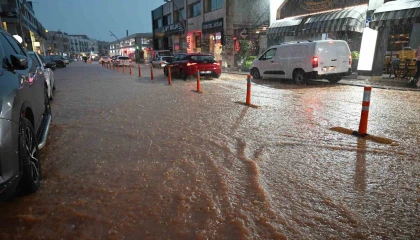 Kemerde sağanak etkili oldu