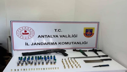 Kepezde jandarmadan ruhsatsız silah operasyonu