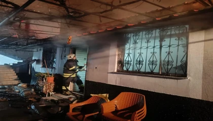 Kumluda müstakil ev yangını