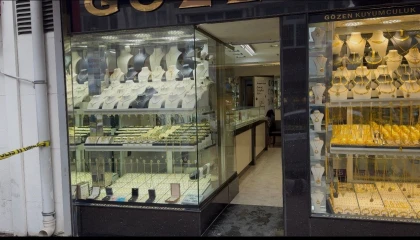 Kuyumcuda silahlı soygun: Önce 1 kilo istedi, sonra 100 gramlık külçeyi alıp kaçtı