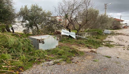 Manavgatta hortum üç mahalleyi harabeye çevirdi