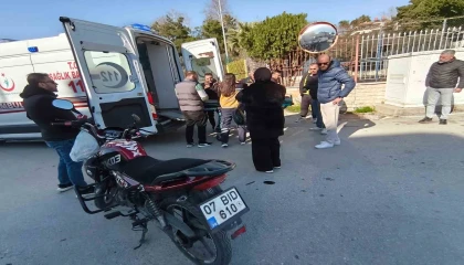 Manavgatta kamyonet ile motosiklet çarpıştı: 1 yaralı