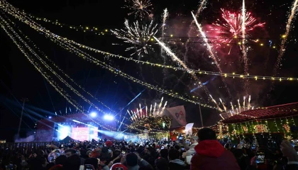 Mersinde 2026 coşkusu sokaklara taştı