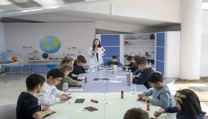 Mersinde çocuklar yarıyıl tatilinde bilimi keşfediyor